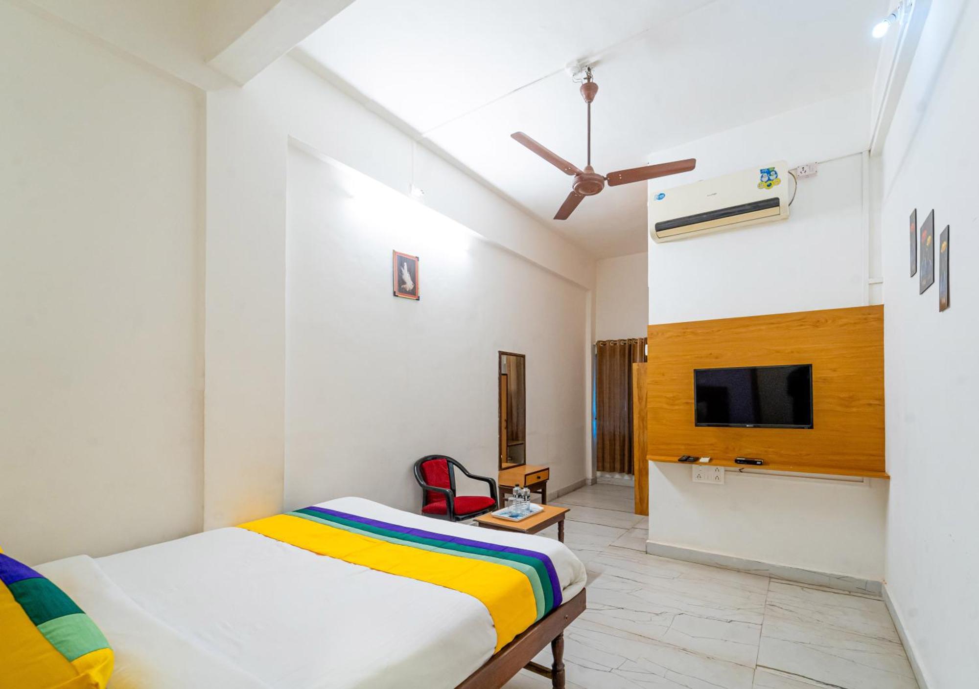 Itsy Hotels Mansi Nashik Eksteriør billede